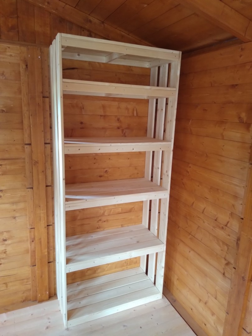 Dřevěný regál Herold (83,5x40x200 cm)